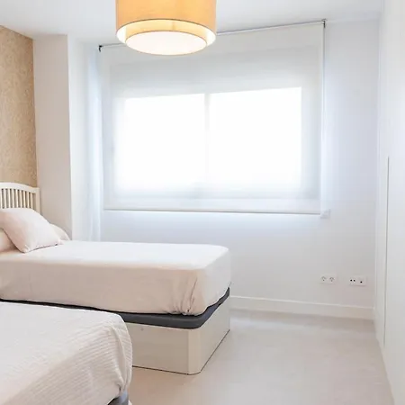 Stylish 2 Bed In Vanian Gardens Rdr572
