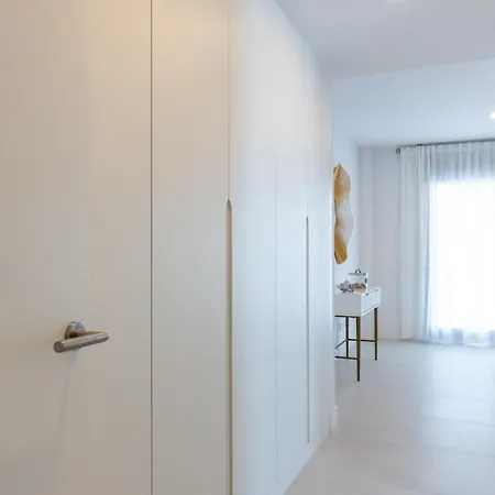 Stylish 2 Bed In Vanian Gardens Rdr572 *